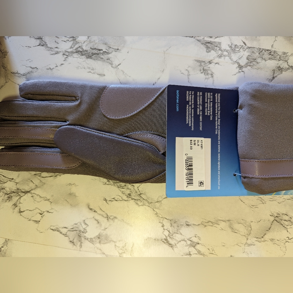 Gloves - Picture 3 of 5